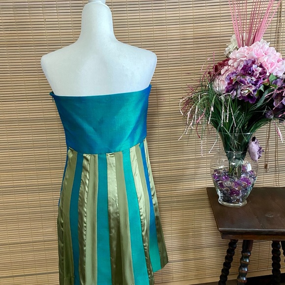 Iridescent mermaid colors, strapless perfect for Derby, garden party - Picture 11 of 14